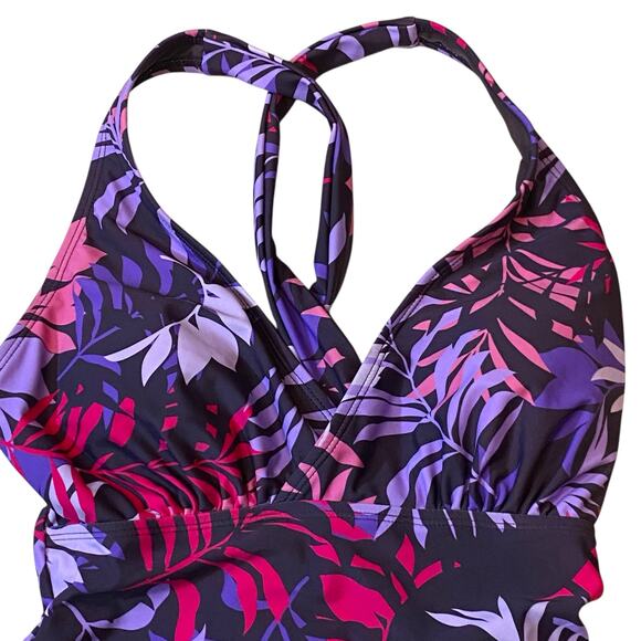 Eddie‎ Bauer Ruched Shaping Swimsuit M Purple Floral Flattering Summer Vacation - Picture 8 of 8